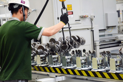 國產(chǎn)化新篇章 奇瑞捷豹路虎發(fā)動機(jī)工廠盛大開業(yè)，2.0T動力總成本地化裝配啟航